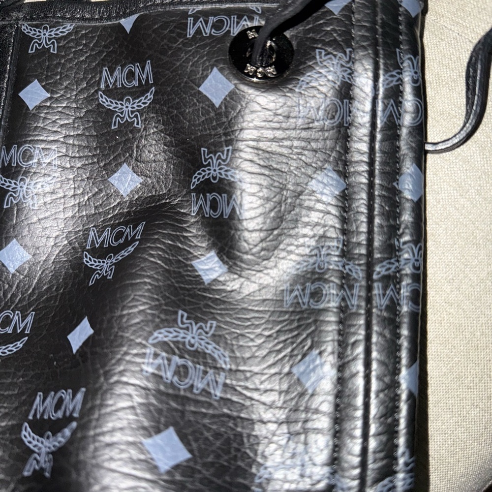 MCM Black Leather Tote Bag (Medium size) - Picture 6 of 8